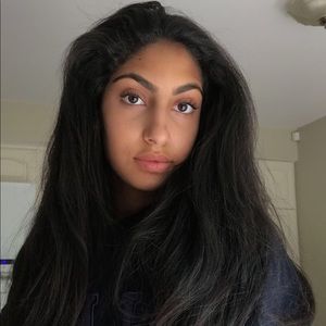 Meet your Posher, Sidhani